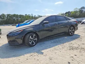 Hyundai Elantra 2.0L 4 2023