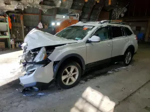 Subaru Outback 2.5L 4 2013
