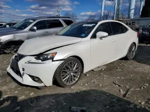 Lexus IS 2.5L 6 2015
