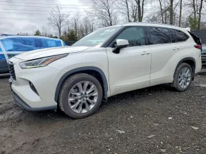 Toyota Highlander 3.5L 6 2021