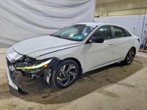 Hyundai Elantra 2.0L 4 2025