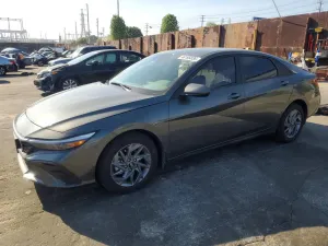Hyundai Elantra 2.0L 4 2024