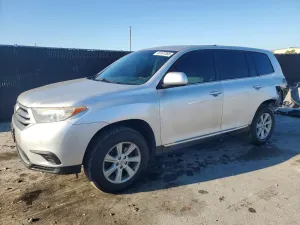 Toyota Highlander 3.5L 6 2013