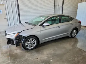 Hyundai Elantra 2.0L 4 2020