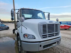 Freightliner Business Class M2 8.9L 6 2015