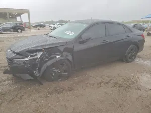 Hyundai Elantra 2.0L 4 2022