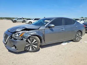 Nissan Altima 2.5L 4 2021