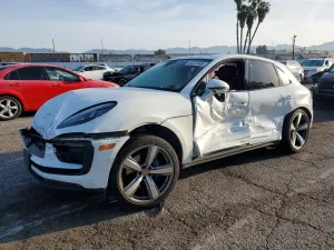 Porsche Macan 2.0L 4 2024