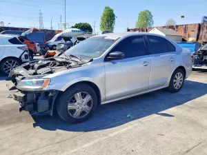 Volkswagen Jetta 2.0L 4 2014