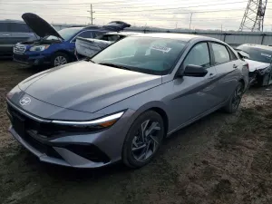 Hyundai Elantra 2.0L 4 2025