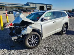 Toyota Highlander 3.5L 6 2017