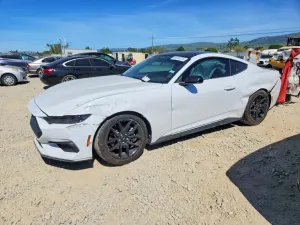 Ford Mustang 2.3L 4 2025