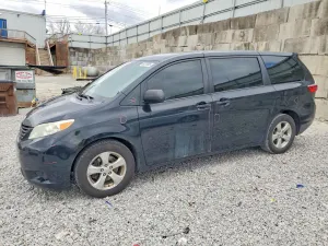 Toyota Sienna 3.5L 6 2017
