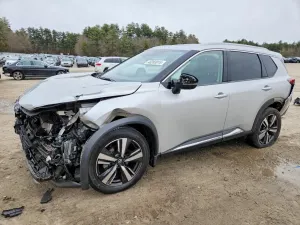 Nissan Rogue 2.5L 4 2021