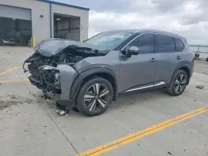 Nissan Rogue 2.5L 4 2021