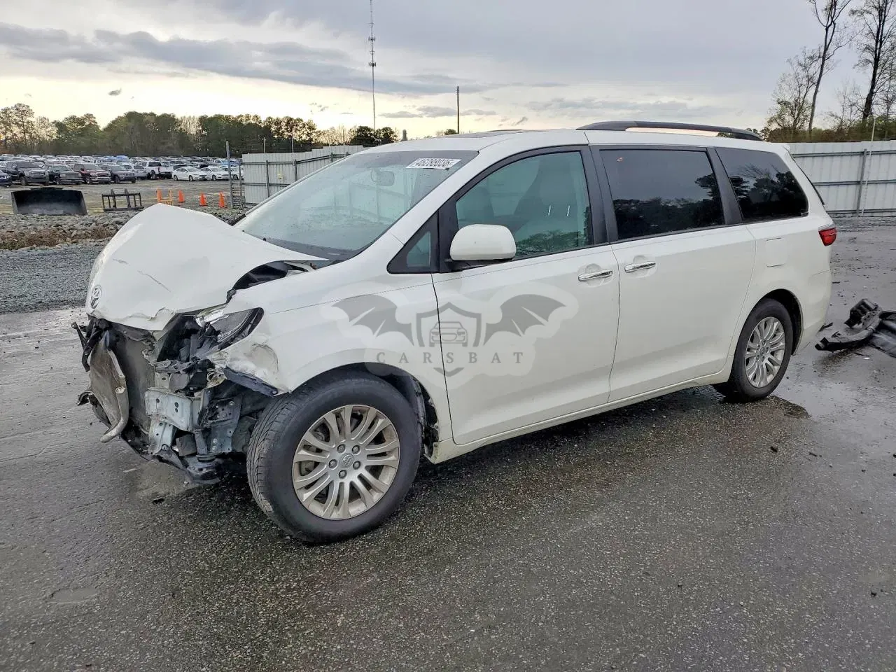 Toyota Sienna 3.5L 6 2016