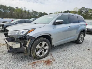 Toyota Highlander 3.5L 6 2017