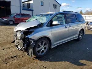 Toyota Sienna 3.5L 6 2014