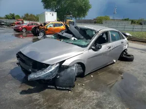 Hyundai Elantra 2.0L 4 2022