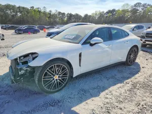 Porsche Panamera 3.0L 6 2019