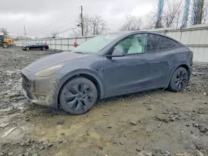 Tesla Model Y 2025