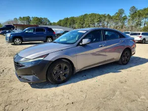 Hyundai Elantra 2.0L 4 2022