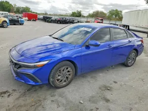 Hyundai Elantra 2.0L 4 2024