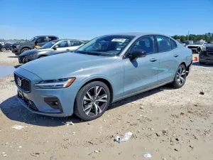 Volvo S60 2.0L 4 2024