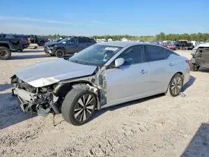 Nissan Altima 2.5L 4 2021