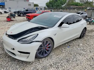 Tesla Model 3 2020