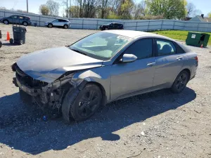 Hyundai Elantra 2.0L 4 2022