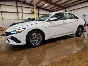Hyundai Elantra 2.0L 4 2024