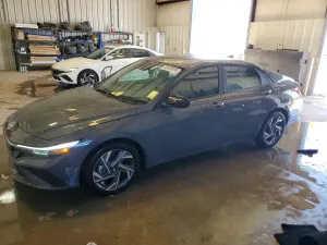 Hyundai Elantra 2.0L 4 2025
