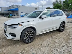 Volvo XC90 2.0L 4 2024