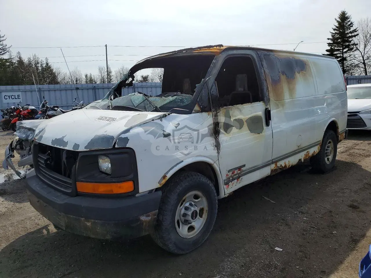 GMC Savana 4.8L 8 2004