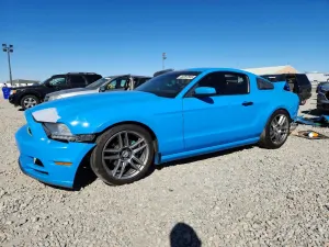 Ford Mustang 3.7L 6 2013