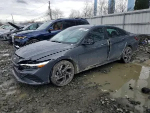 Hyundai Elantra 2.0L 4 2025