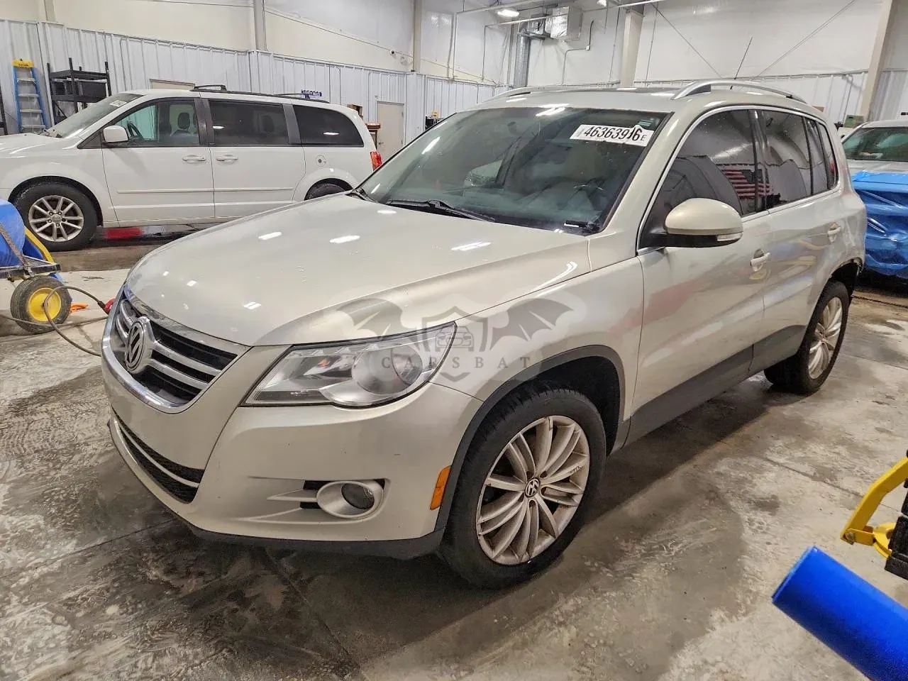 Volkswagen Tiguan 2.0L 4 2011