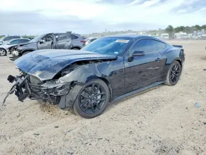 Ford Mustang 5.0L 8 2025