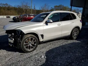 BMW X5 3.0L 6 2025