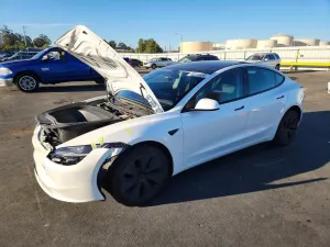 Tesla Model 3 2025