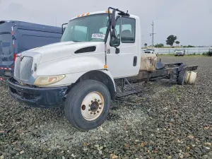 International DuraStar / 4000 6.7L 6 2017