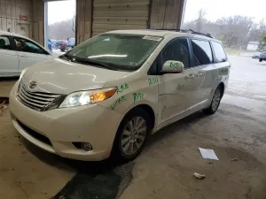 Toyota Sienna 3.5L 6 2014