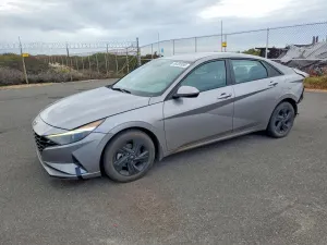 Hyundai Elantra 2.0L 4 2023