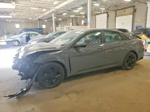 Hyundai Elantra 2.0L 4 2022