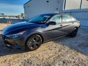 Hyundai Elantra 2.0L 4 2023