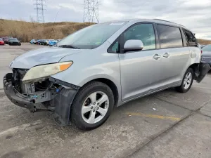 Toyota Sienna 3.5L 6 2011