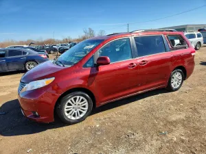 Toyota Sienna 3.5L 6 2011