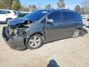 Toyota Sienna 3.5L 6 2012