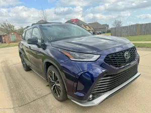 Toyota Highlander 3.5L 6 2021